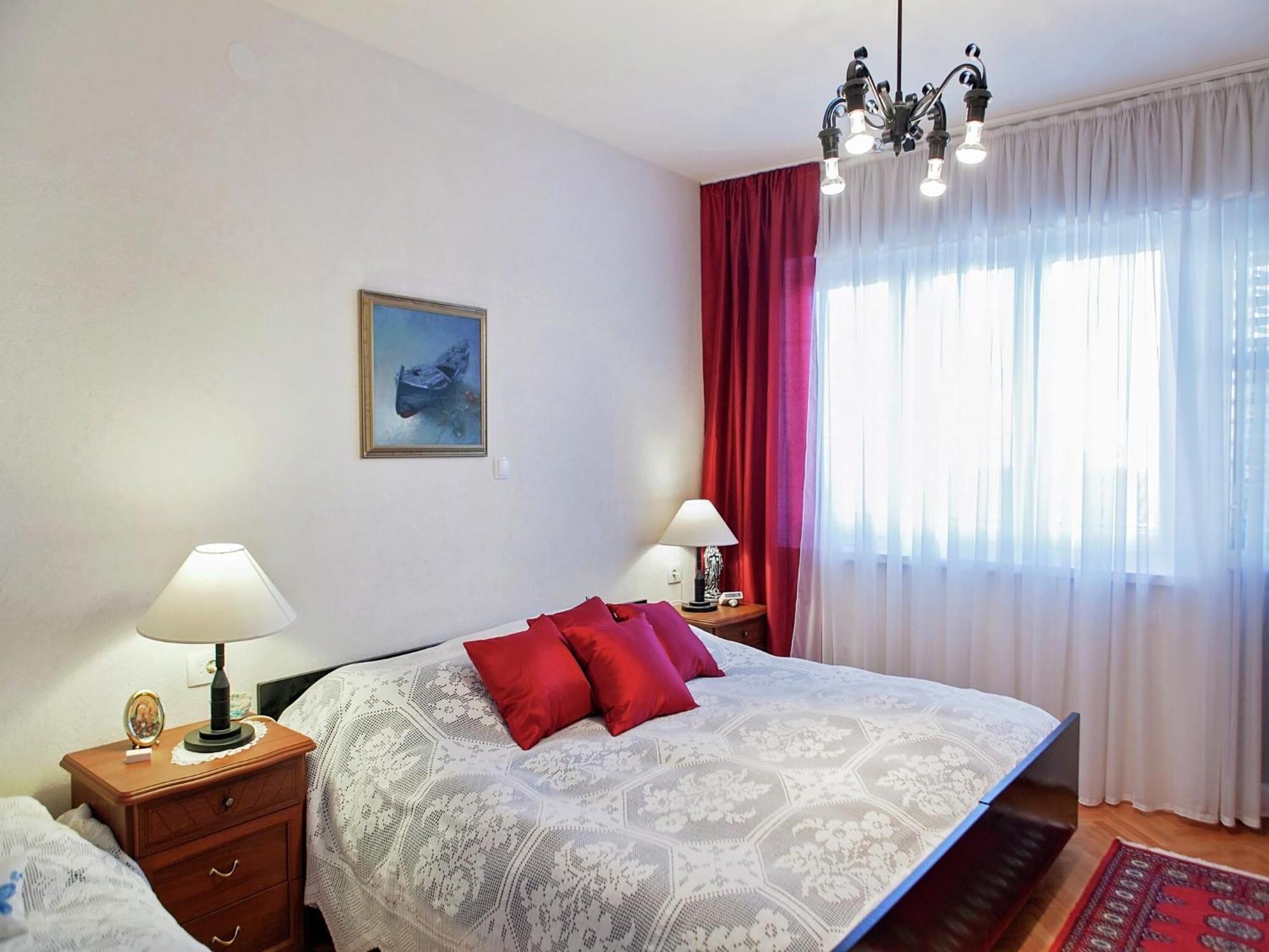 Cozy Apartment With A Balcony And A Sea View Brela Esterno foto