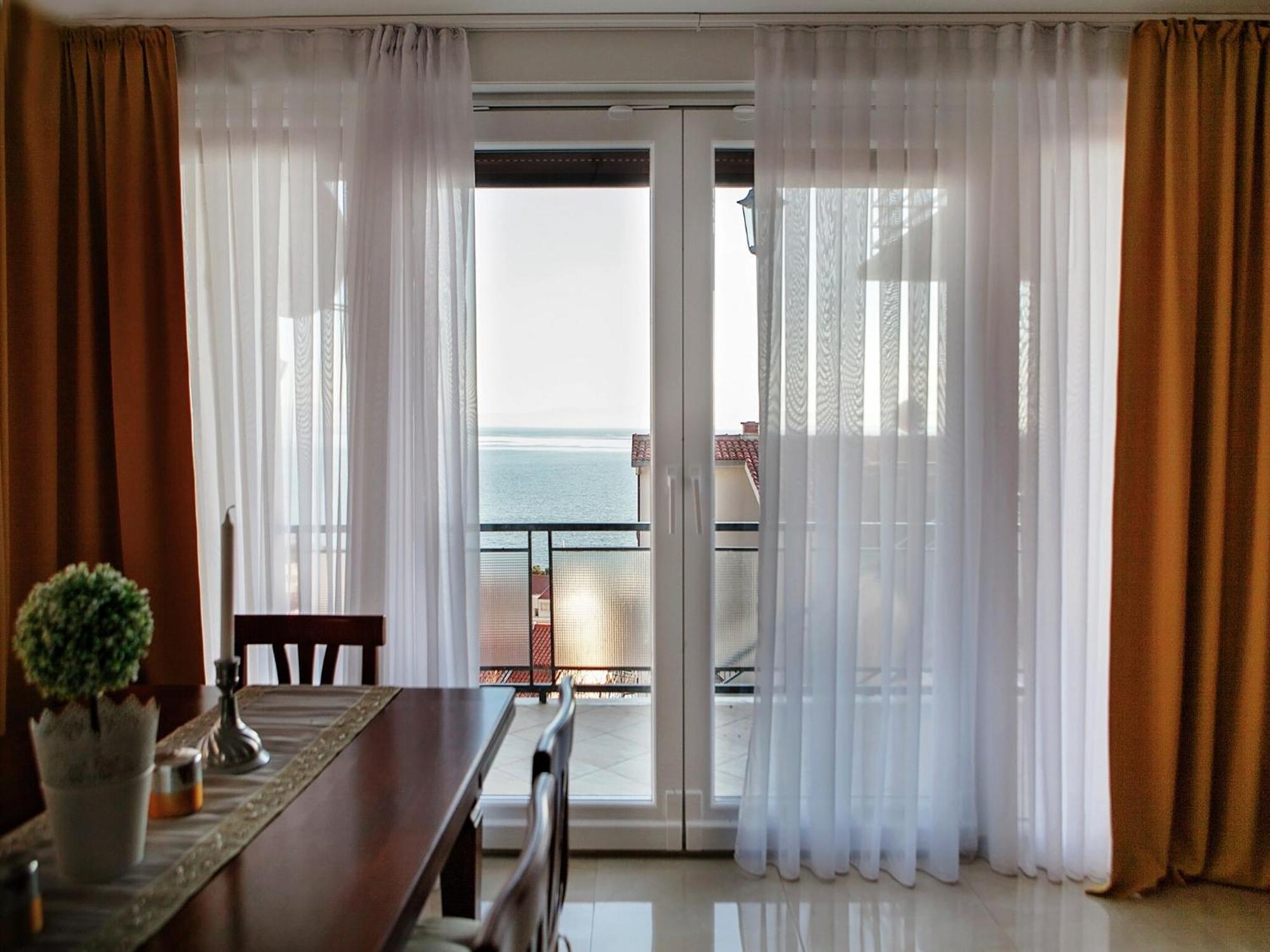 Cozy Apartment With A Balcony And A Sea View Brela Esterno foto